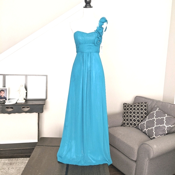 New Floor Length Formal Dress. One shoulder. - Picture 2 of 9